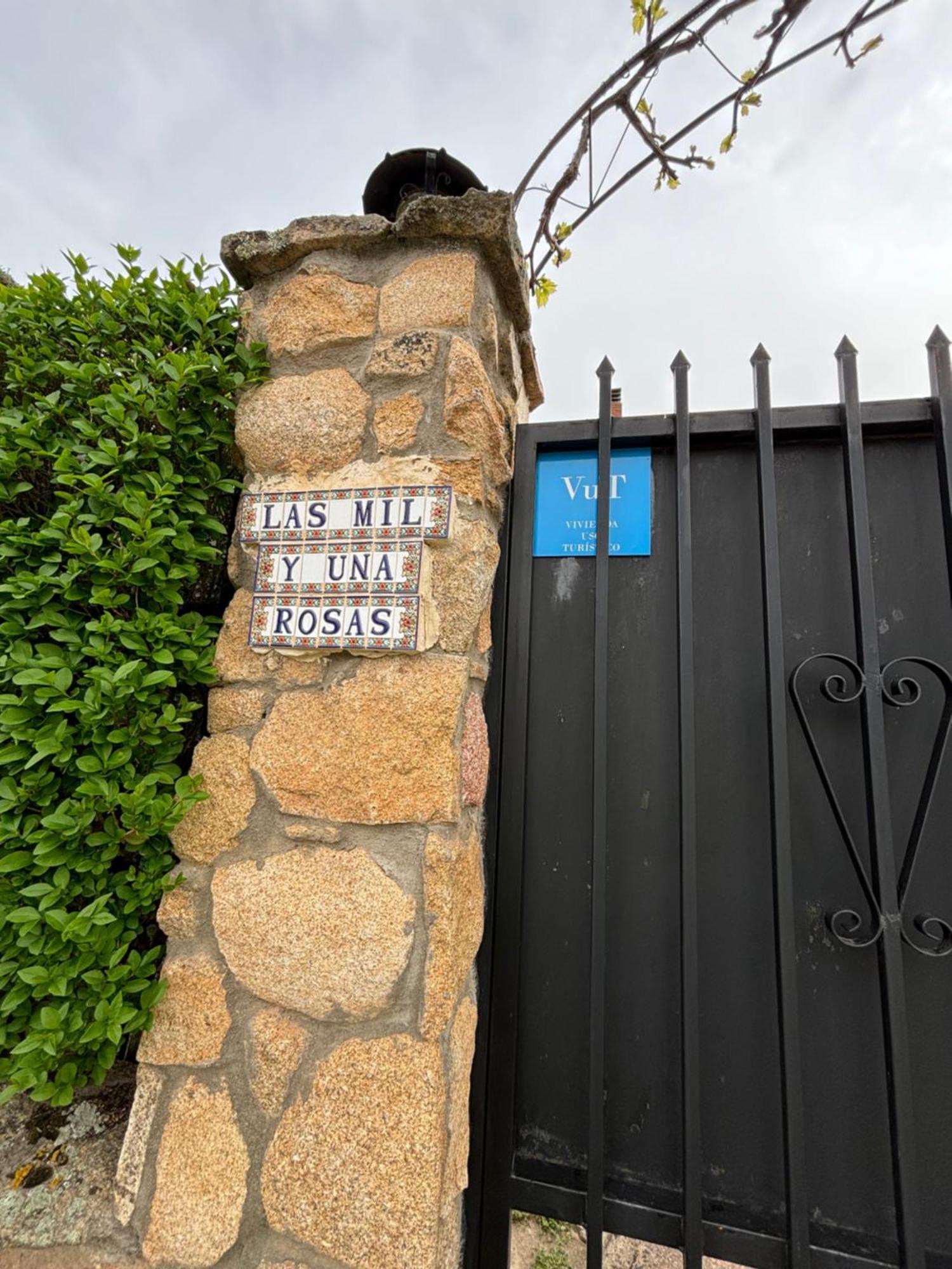 Las Mil Y Una Rosas Ávila Eksteriør billede